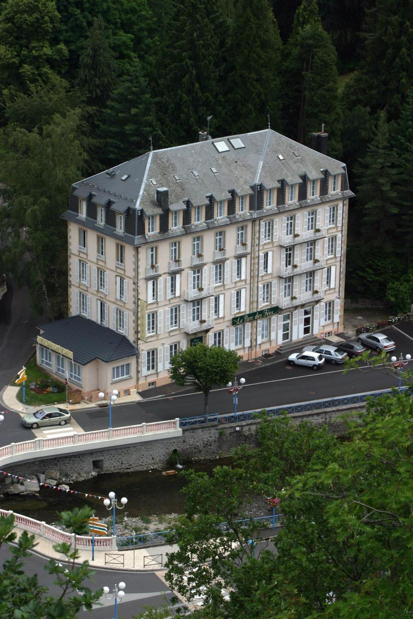 Le Parc Des Fees Hotel Retaurant & Spa La Bourboule ภายนอก รูปภาพ