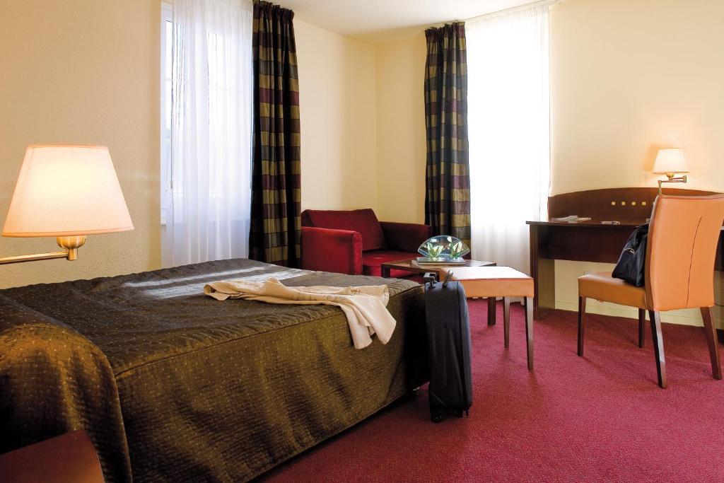 Le Parc Des Fees Hotel Retaurant & Spa La Bourboule ภายนอก รูปภาพ